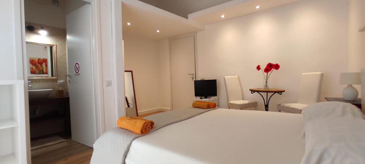 Krly Exclusive Rooms Cagliari Esterno foto